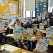 Pupils in Year 5 at Blundeston CEVC Primary School with Cllr Paul Ashdown and Danny Steel, Lowestoft and northern parishes Community Partnership. Picture: East Suffolk Council